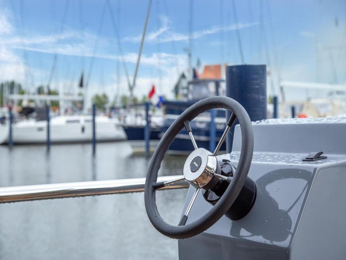 Luxury Houseboat In Volendam Marina Hotel Eksteriør billede