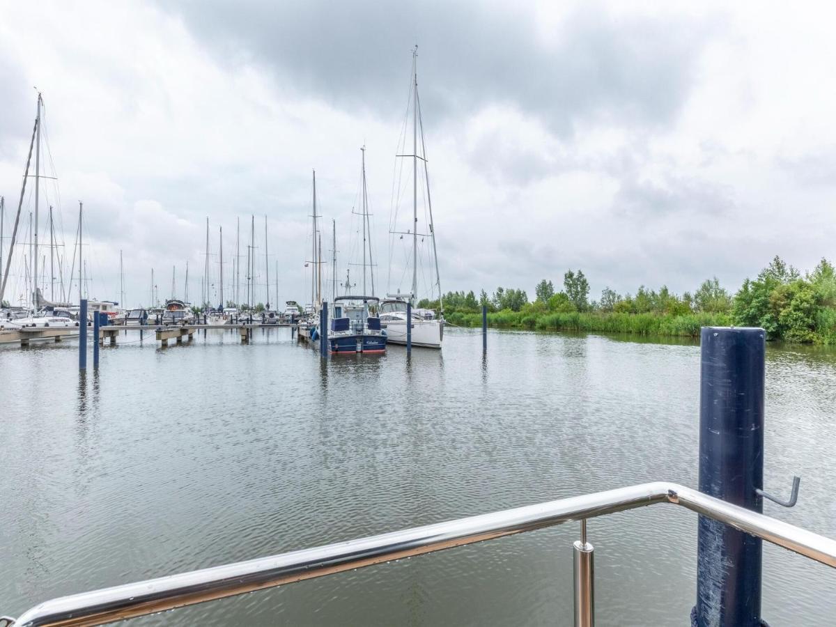 Luxury Houseboat In Volendam Marina Hotel Eksteriør billede