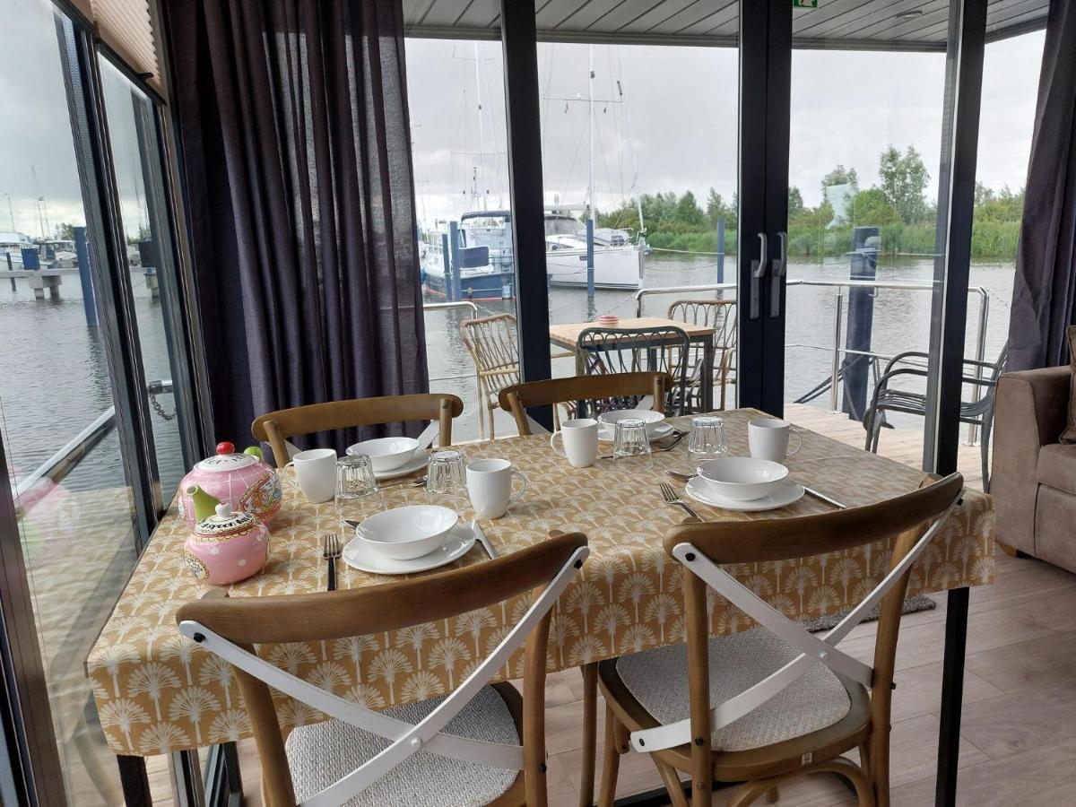 Luxury Houseboat In Volendam Marina Hotel Eksteriør billede